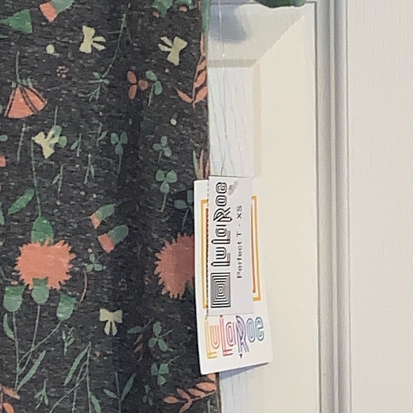 NWT XS Floral/Patterned LuLaRoe Perfect T - Picture 7 of 8